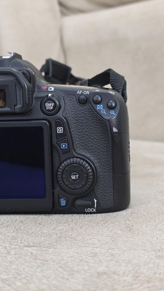 Canon 70 D camera with Lenses - Image 10