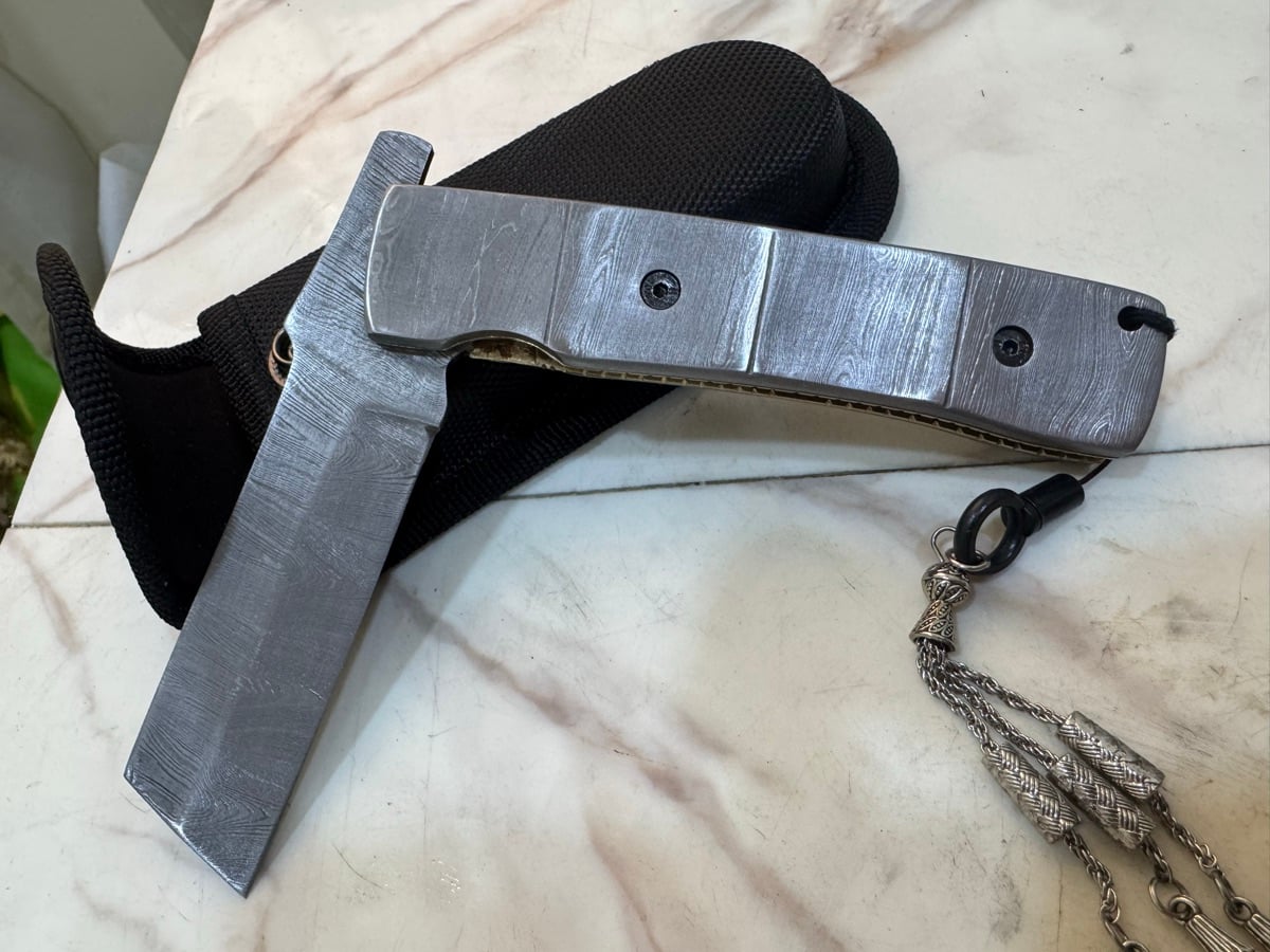 Camping knife - Image 1