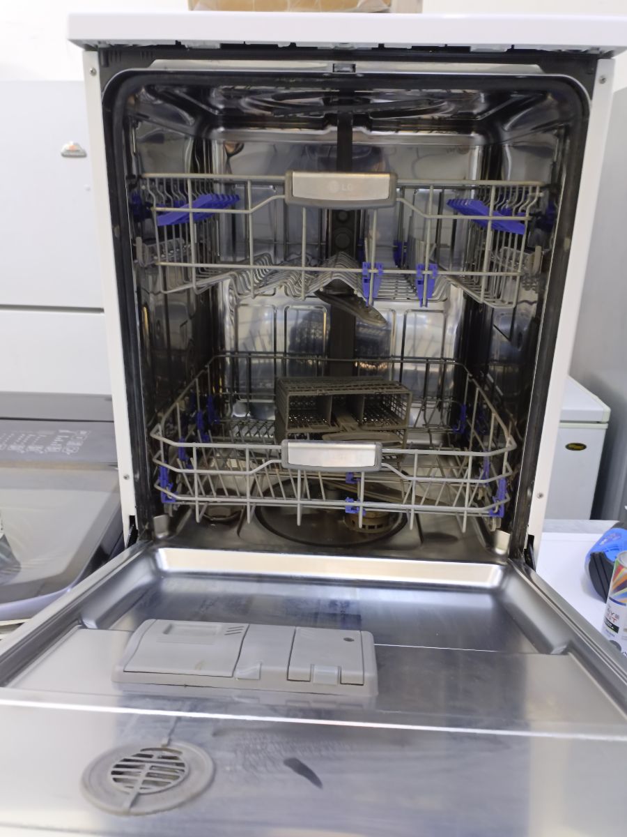 Lg dishwasher - Image 2