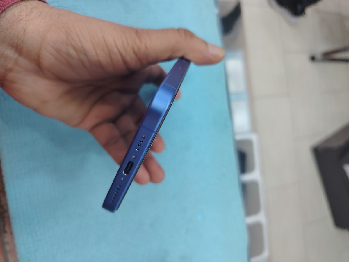 I phone 16 plus 128gb ultramarine color - Image 7