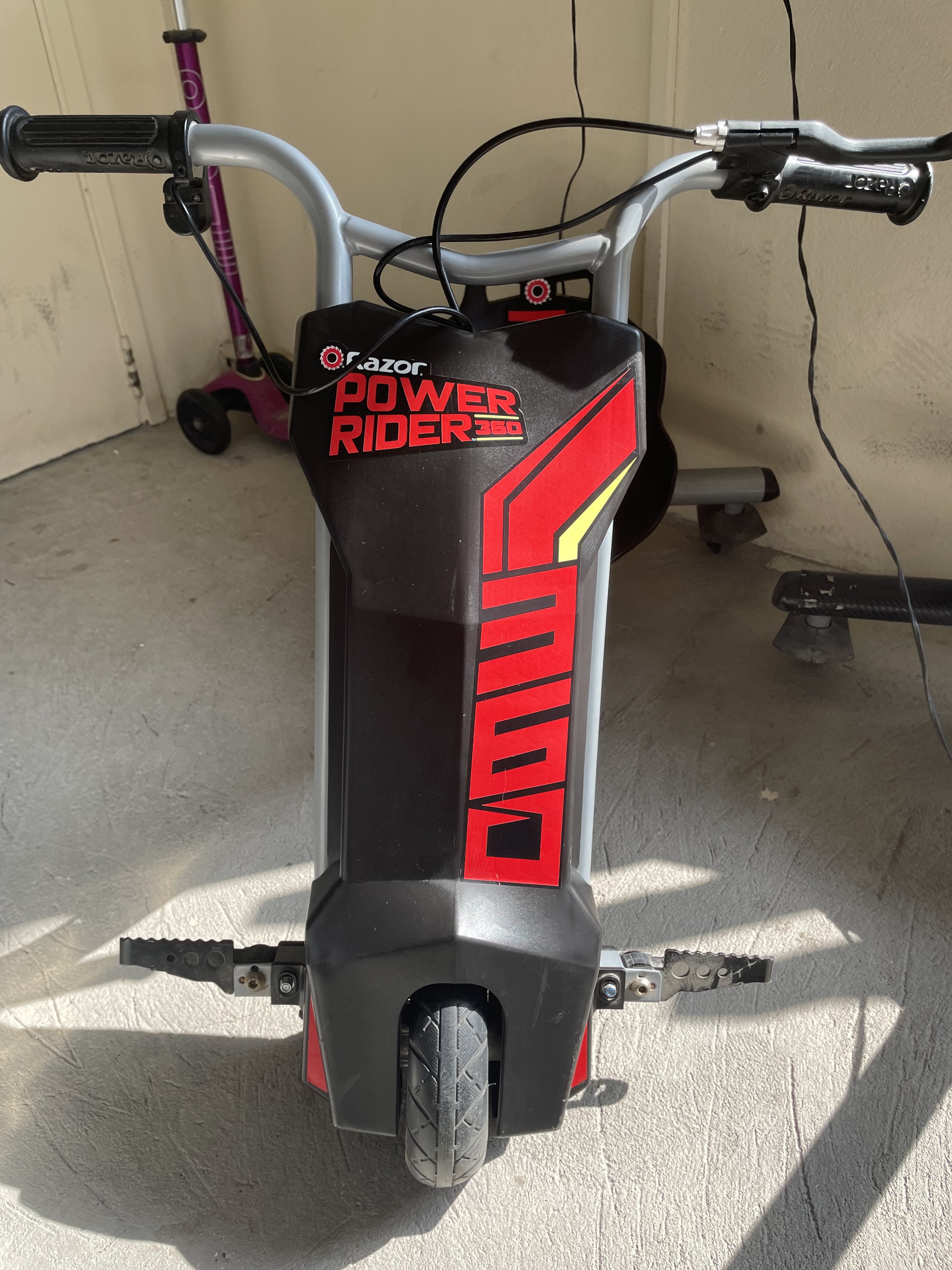 Razor scooters x 2  - Image 2