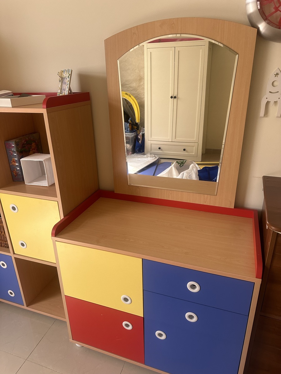 Beds and safes - Image 6
