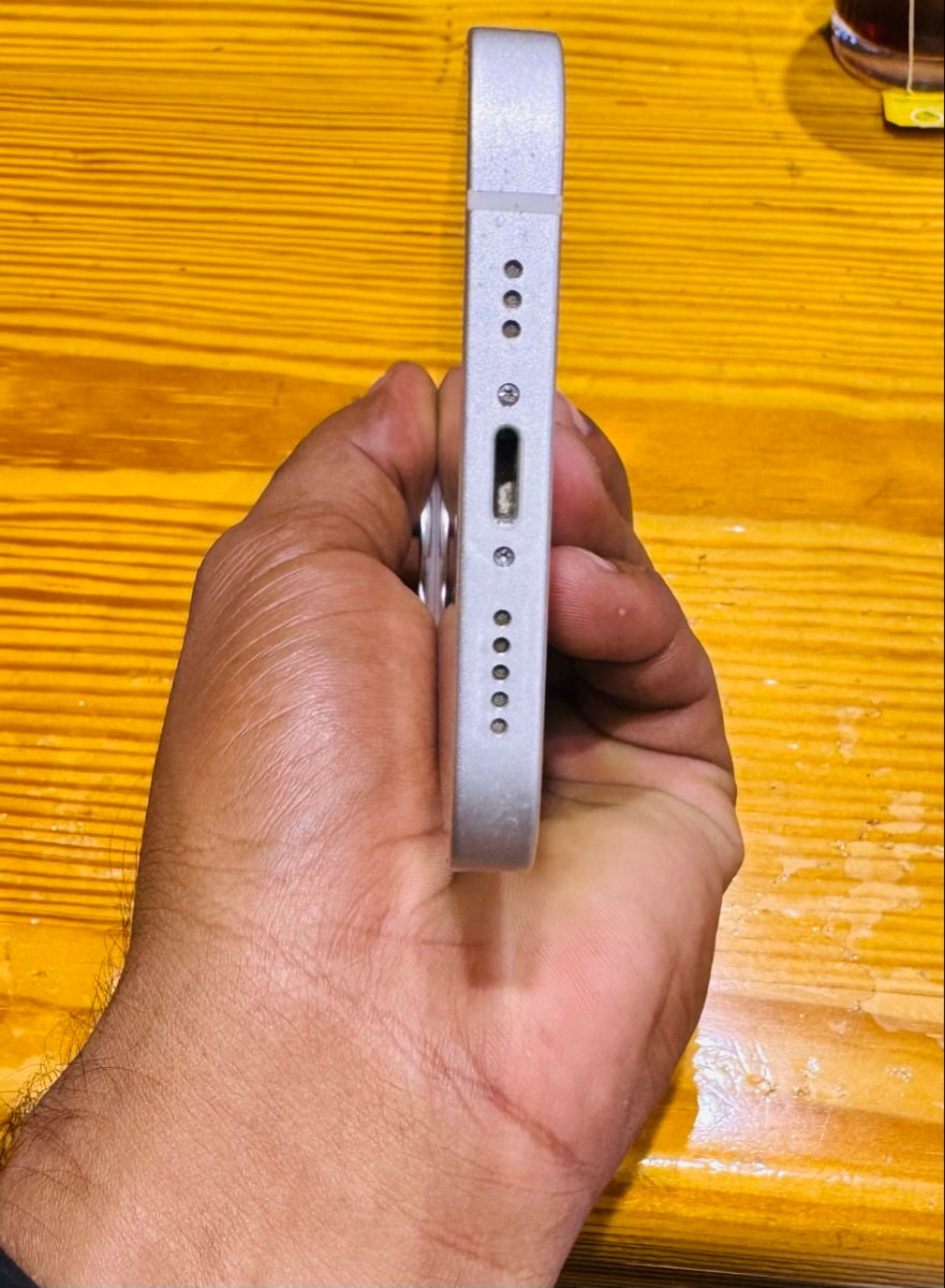 iPhone 13 - Image 3