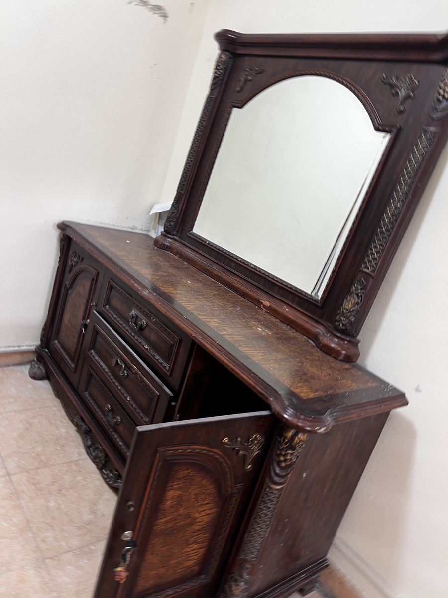 6 doors cupboard for urgent sale used very good - Image 6
