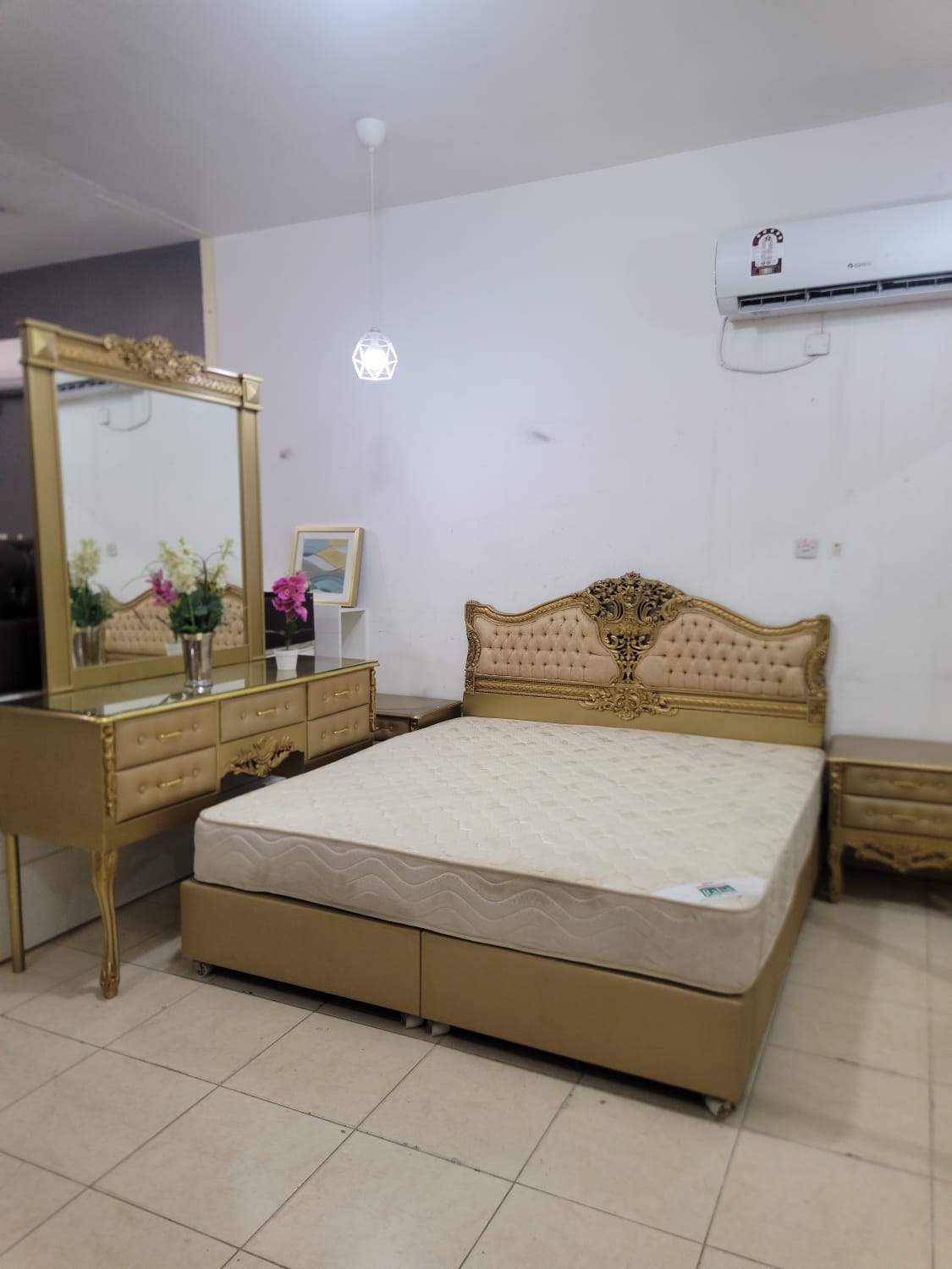King size bedroom set for sale - Image 1