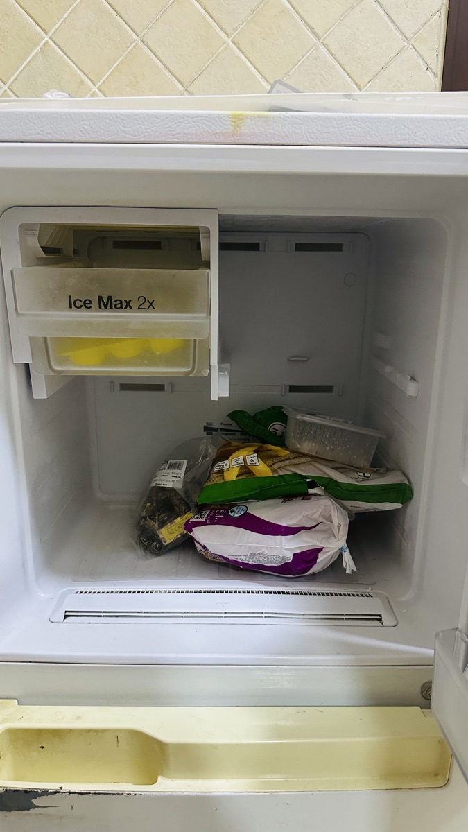 SAMSUNG Refrigerator 270 Litres for Sale - Image 3