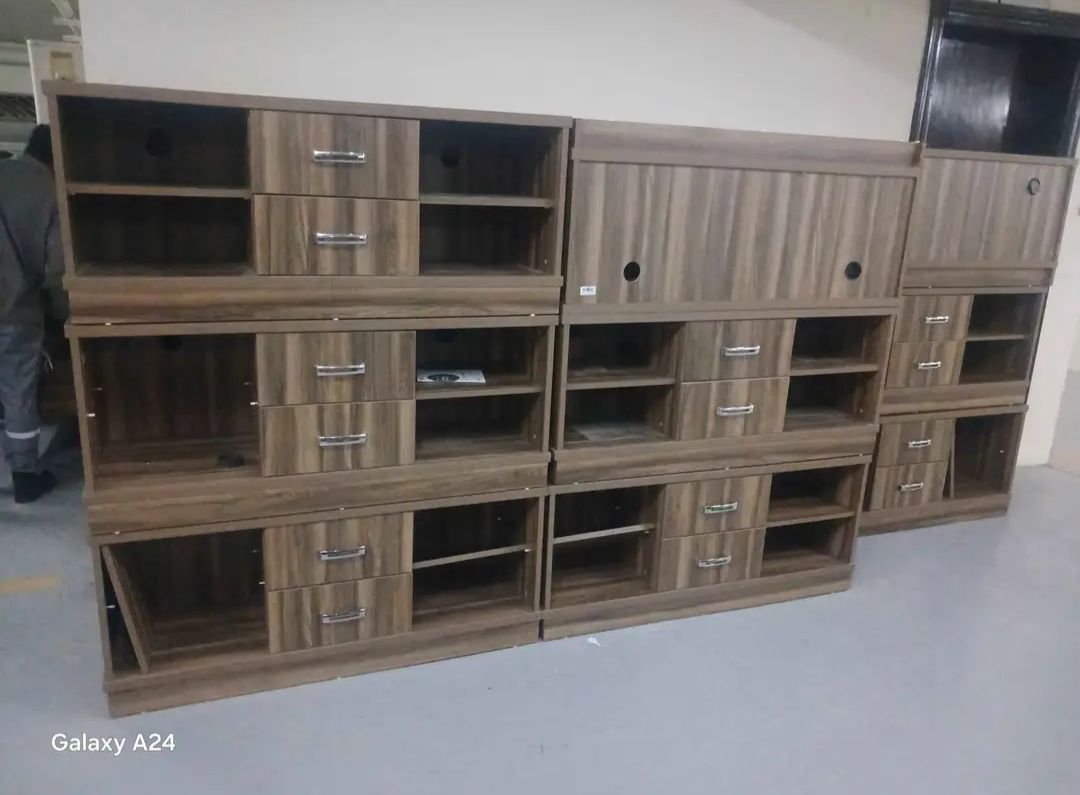 Qatar Airways furniture and electric item - Image 5