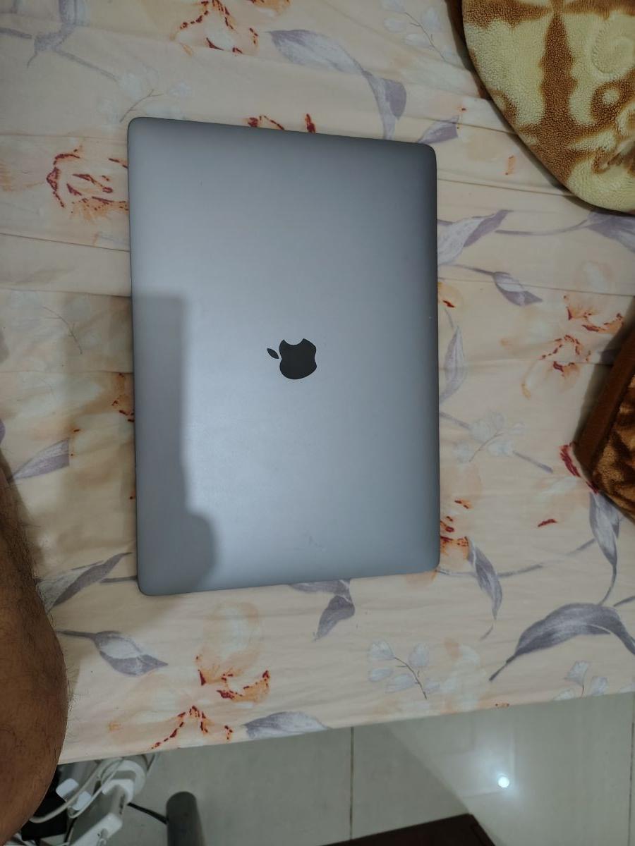 MacBook pro 15.4" i9 32gb ram 512gb ssd 4g graphics card 2019 model clean and perfect condition - Image 1
