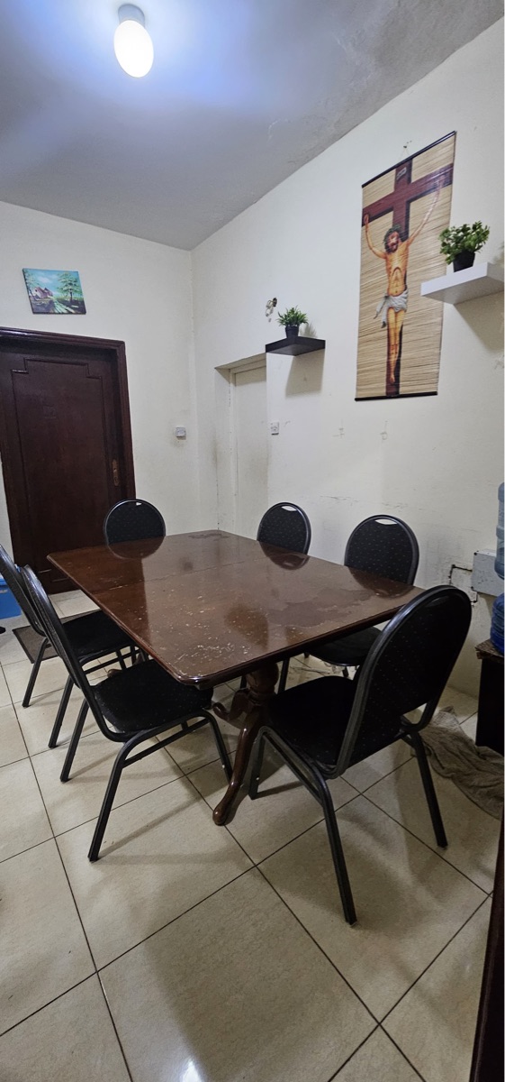 DINING TABLE WITH 6 CHAIRS - Image 2