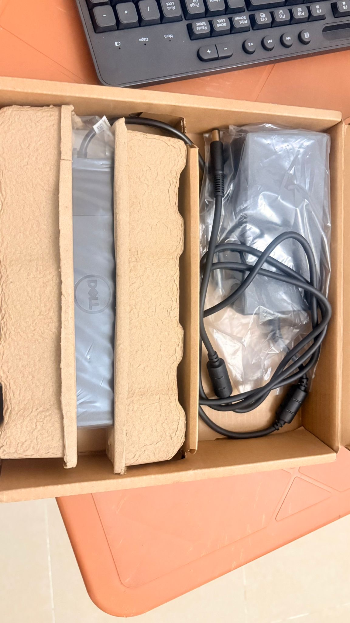 Brand new Dell WD19s docking station suitable for type C laptops - Image 1
