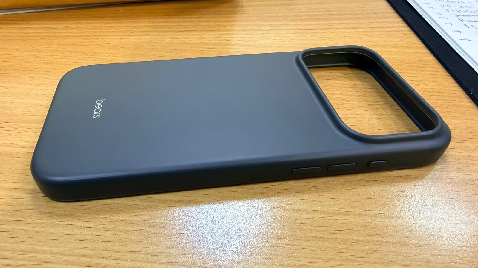 BEATS case - iPhone 17 pro max  - Image 2