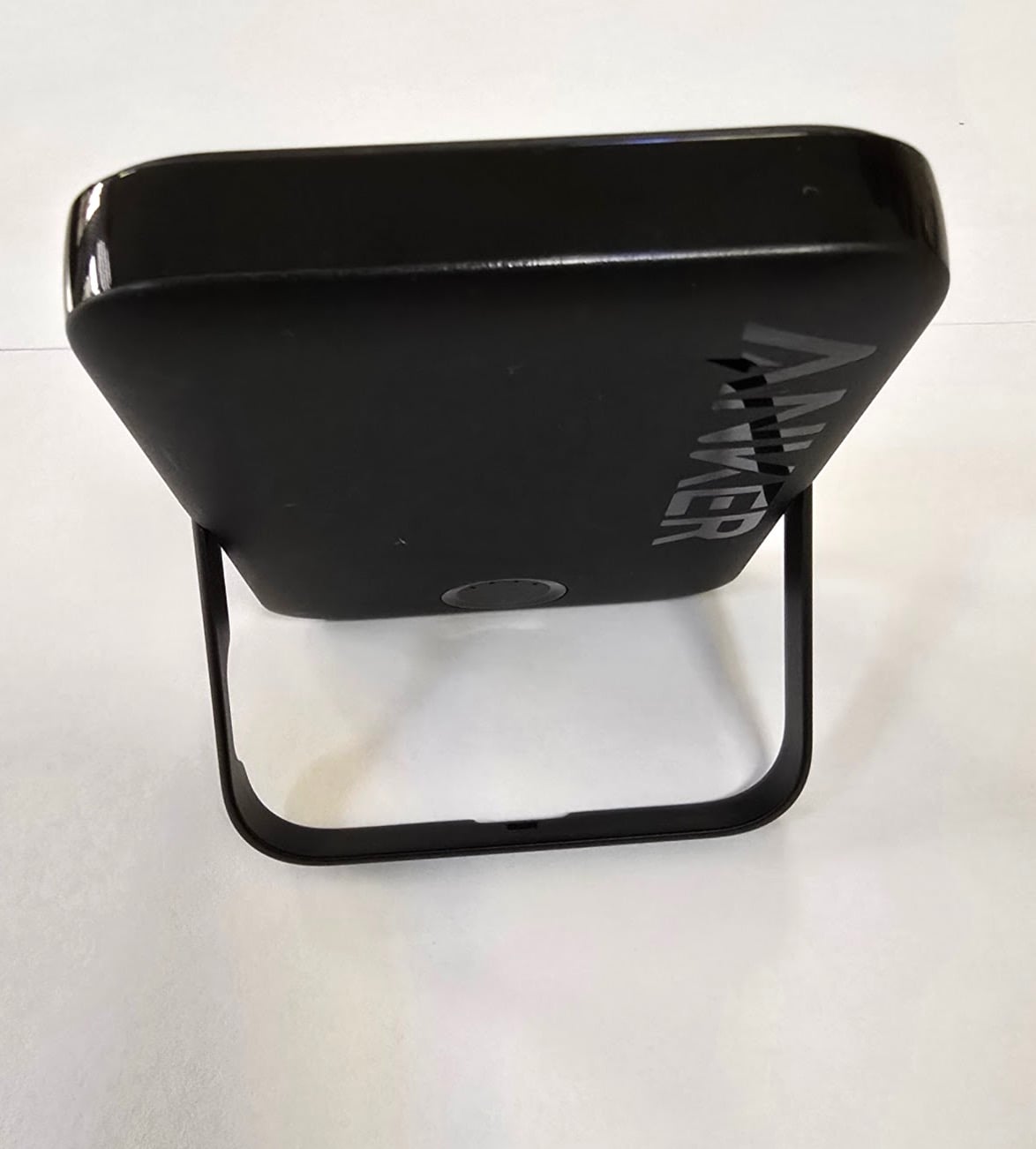 Anker MagGo Powerbank 5000mha with stand - Image 4