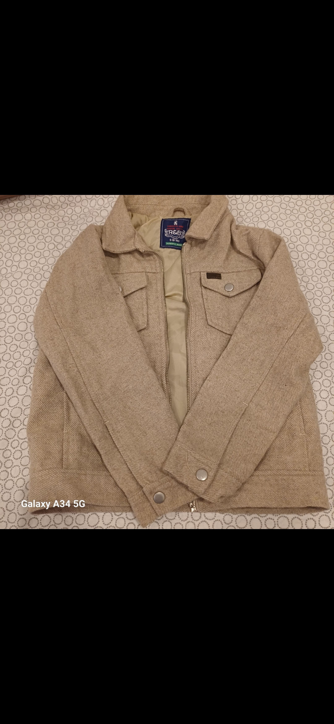 Winter clothes jacket boys 8 to 10 each 25 - Image 3
