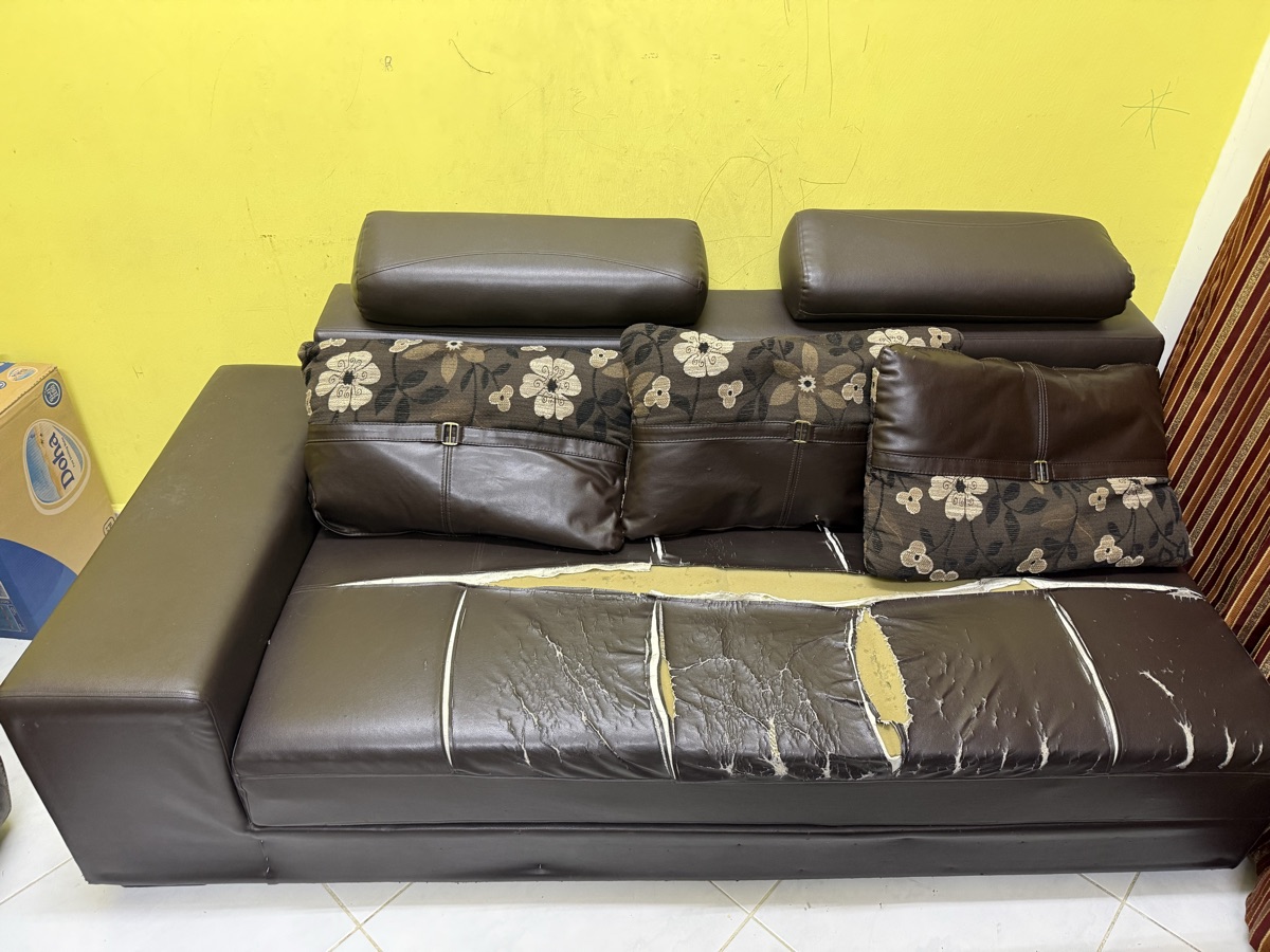 Free: Sofa L shape and king single sofa - Image 2
