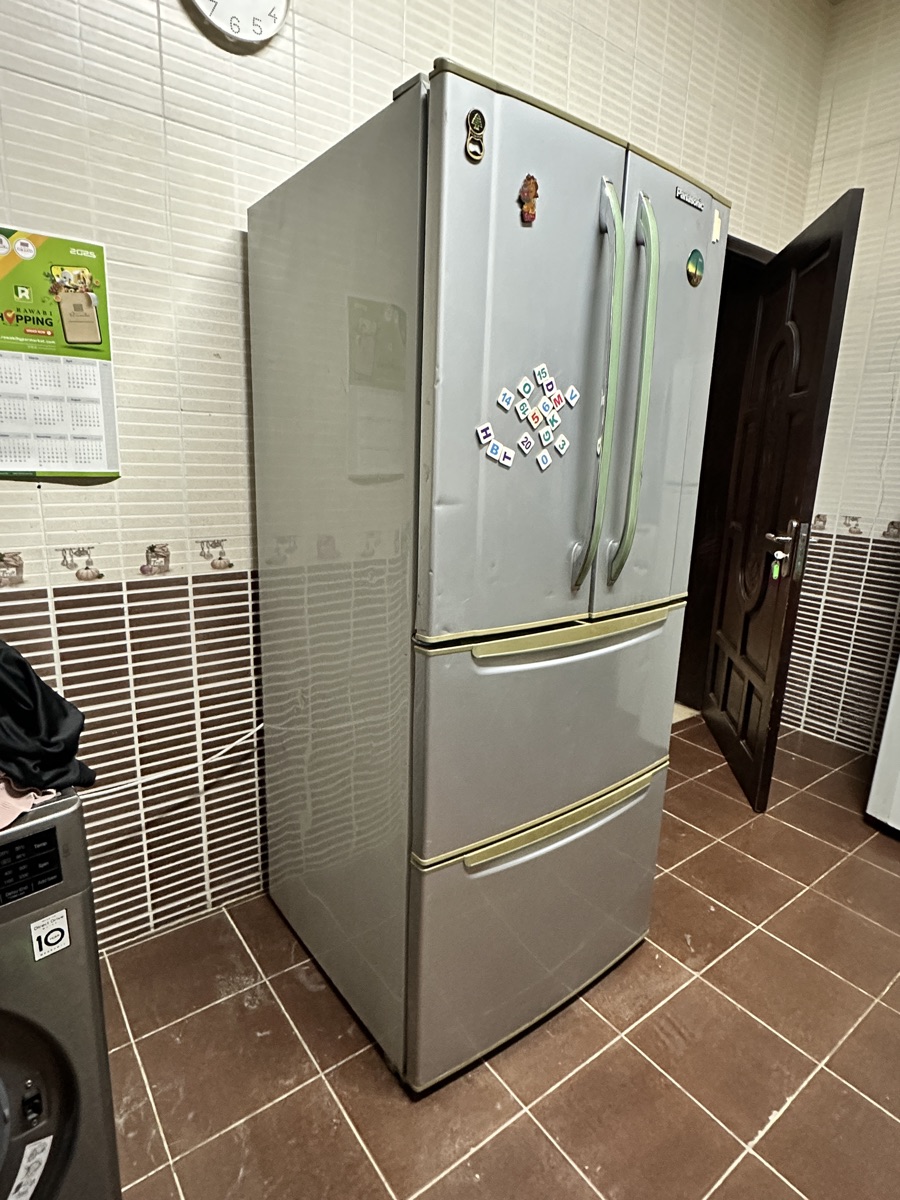 Spacious Panasonic Refrigerator - 4 Doors... - Image 3