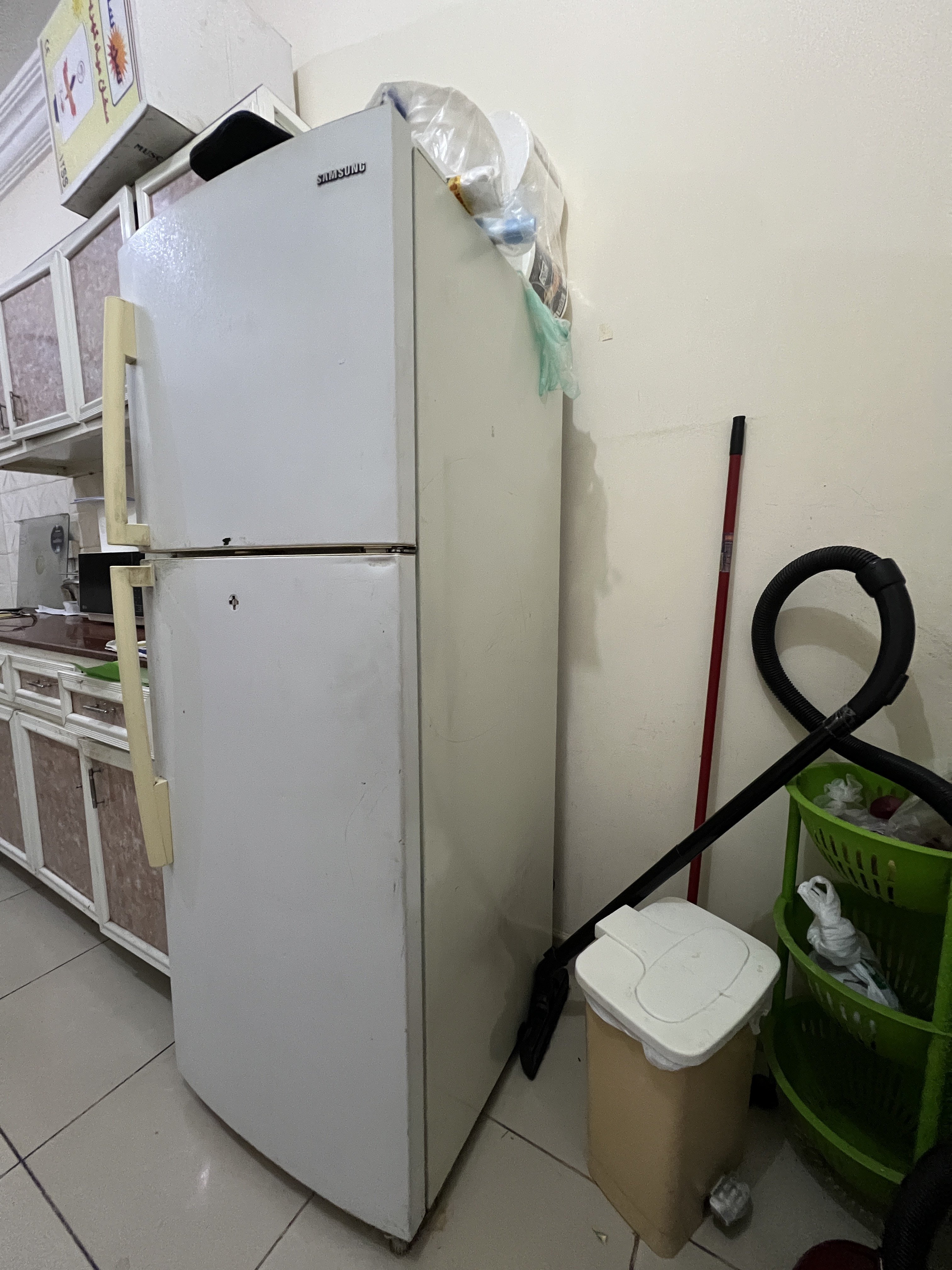 Double door Samsung refrigerator (400L) good working condition  - Image 2