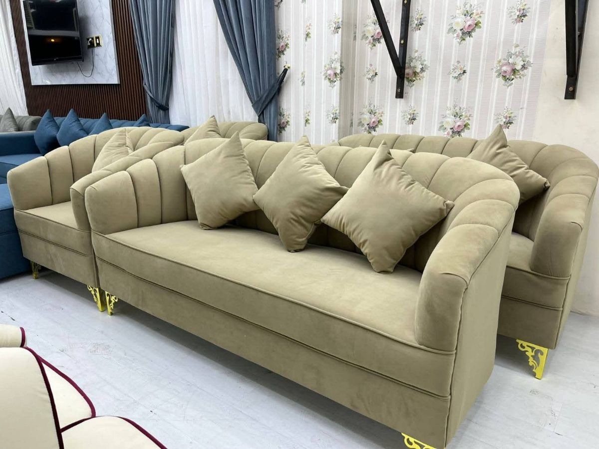 Curtain and sofa - Image 4