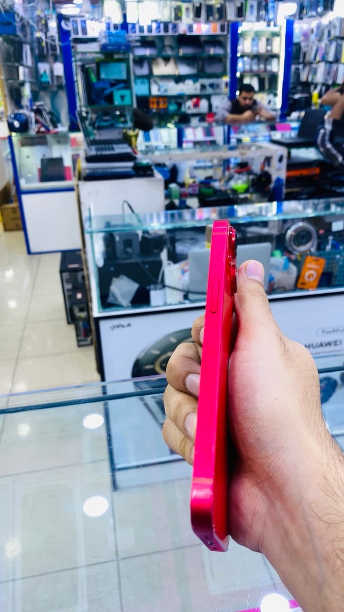I phone 14 - Image 2