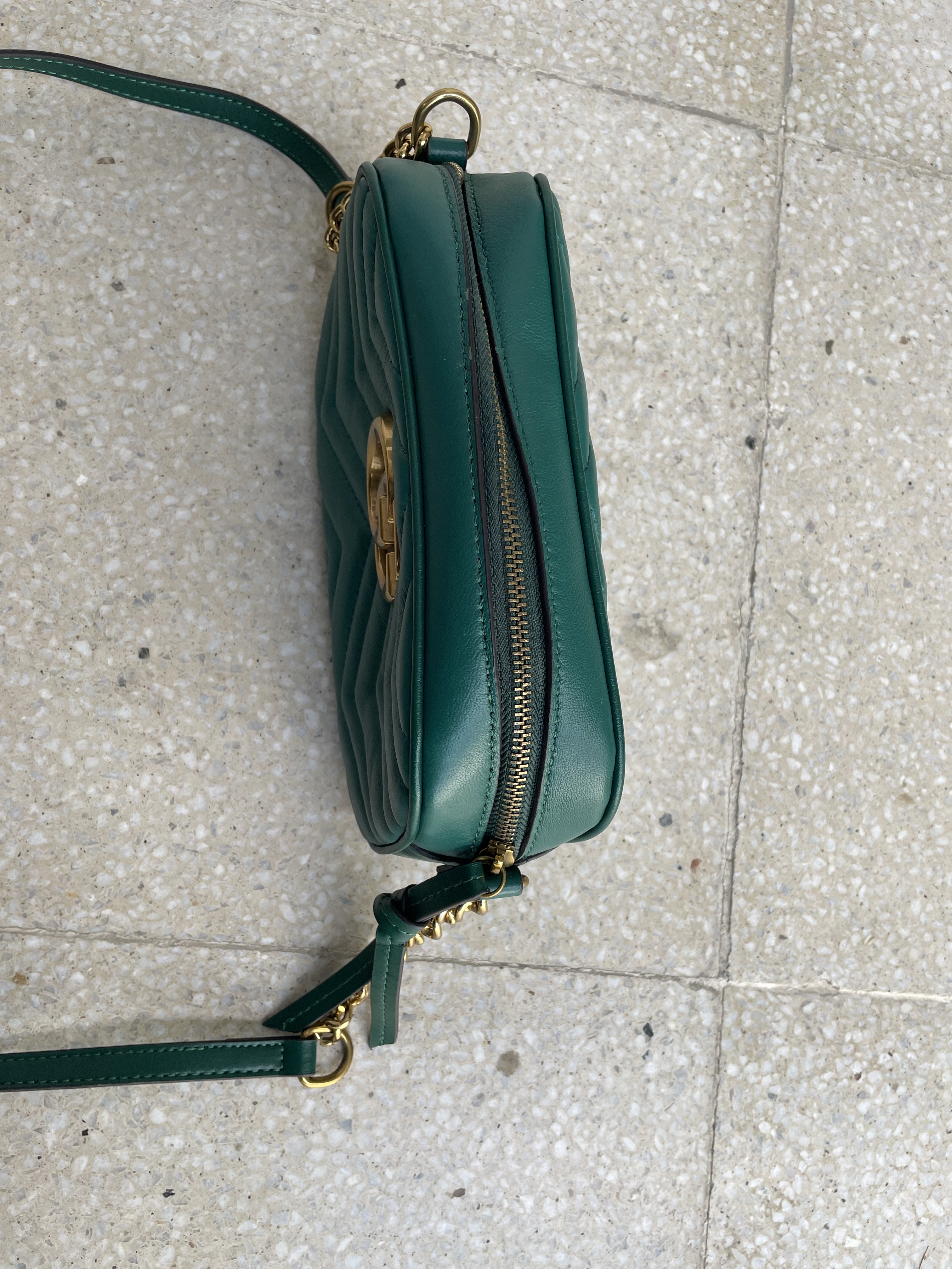 Original gucci marmont camera bag at negotiable price. - Image 2