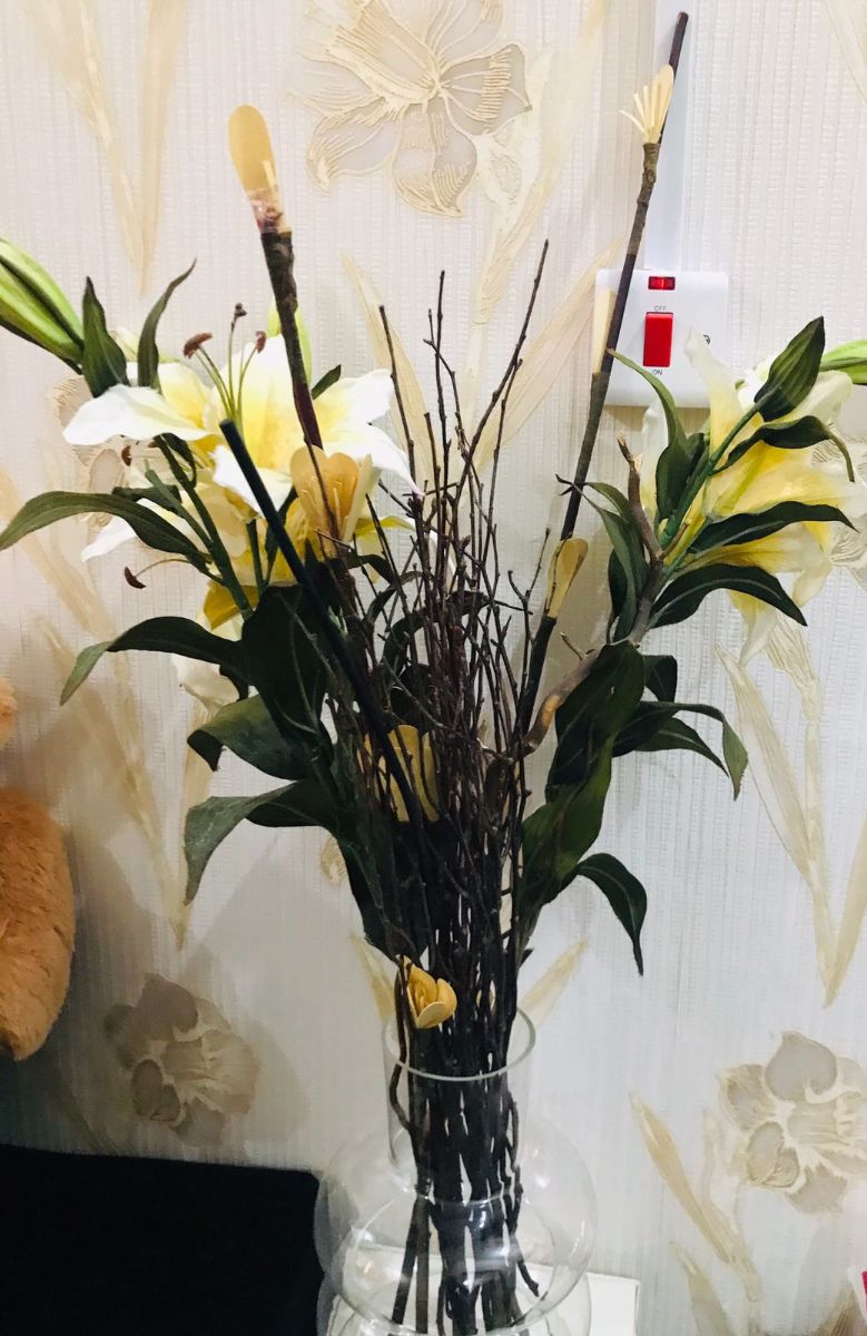 Vase with flower - Image 2