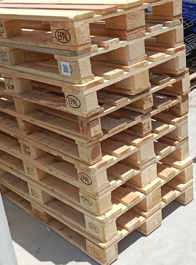 Used Plastic pallets - Image 2