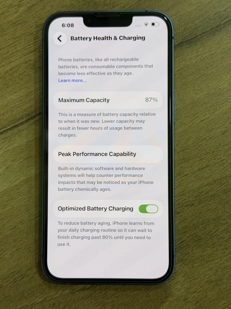 iPhone 13 - Image 2