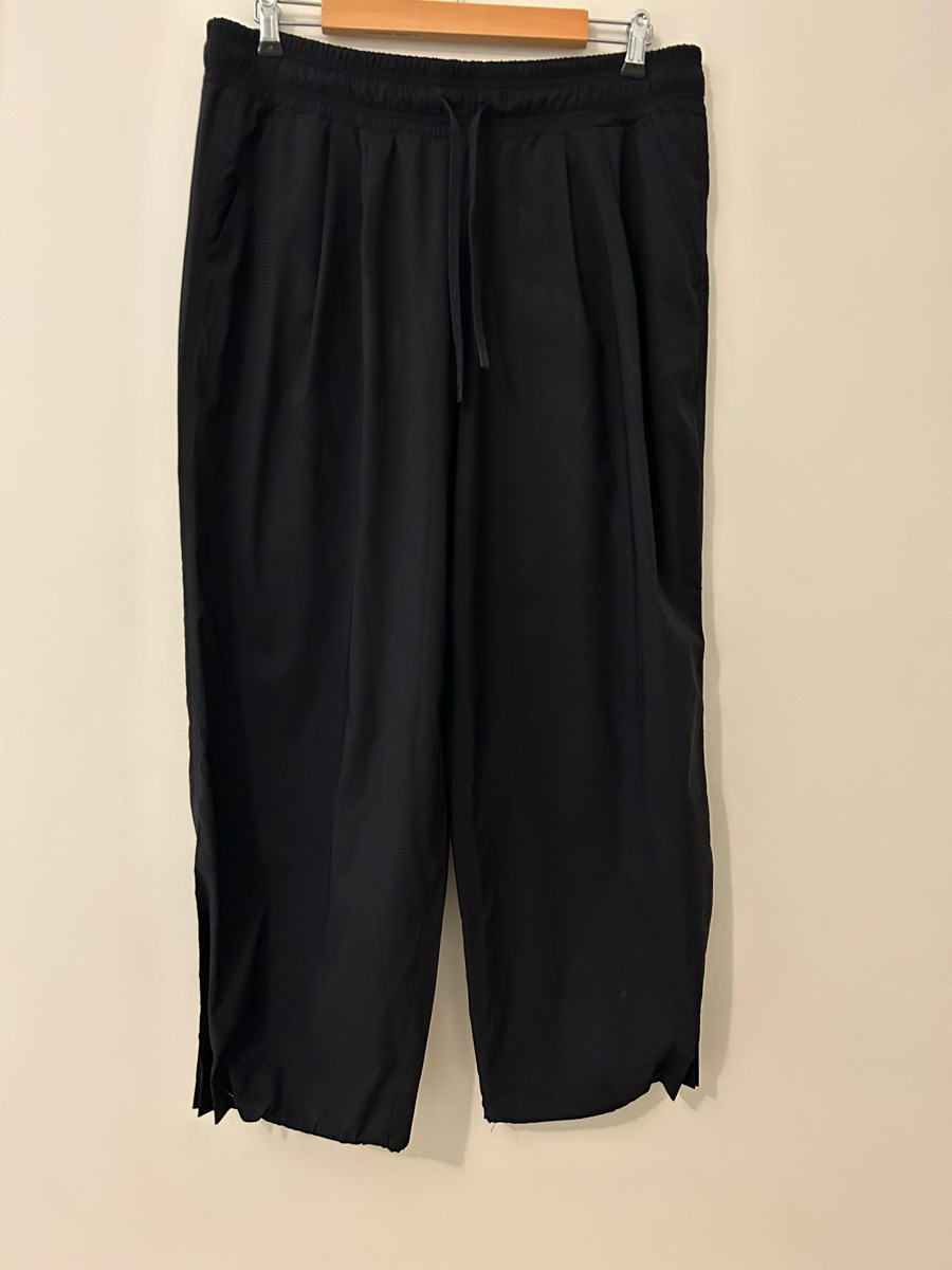Athleta ladies Yoga/workout/casual pants - Image 5