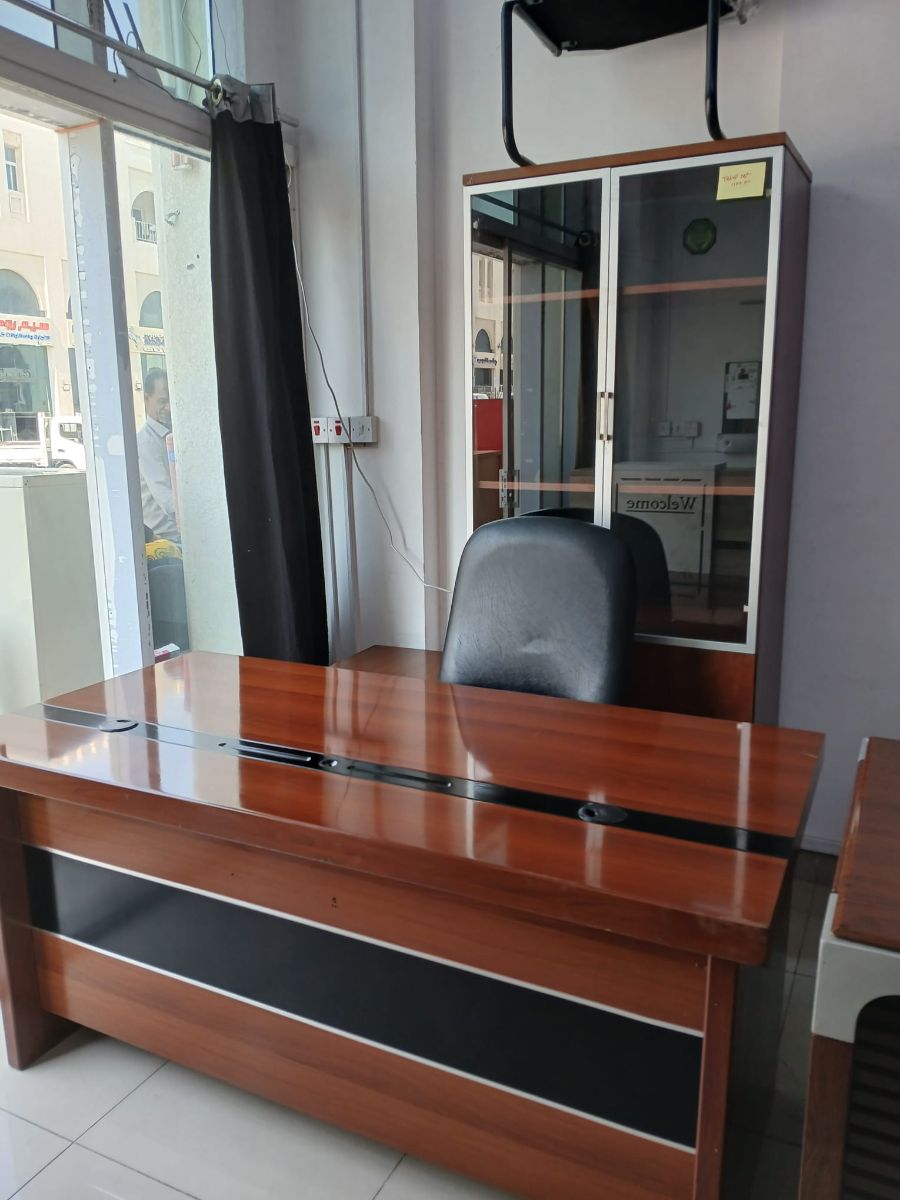 Used office desk and chair buy sell in qatar 55157083 - Image 14