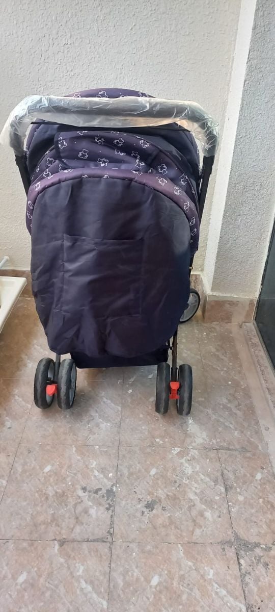 NEARLY NEW! Baby Travel System Bundle for Sale! - Image 9