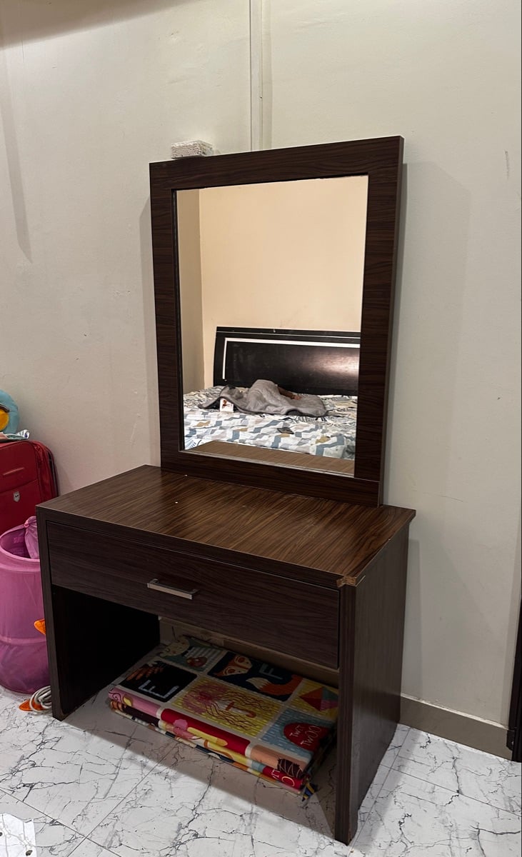 Dressing table - Image 2