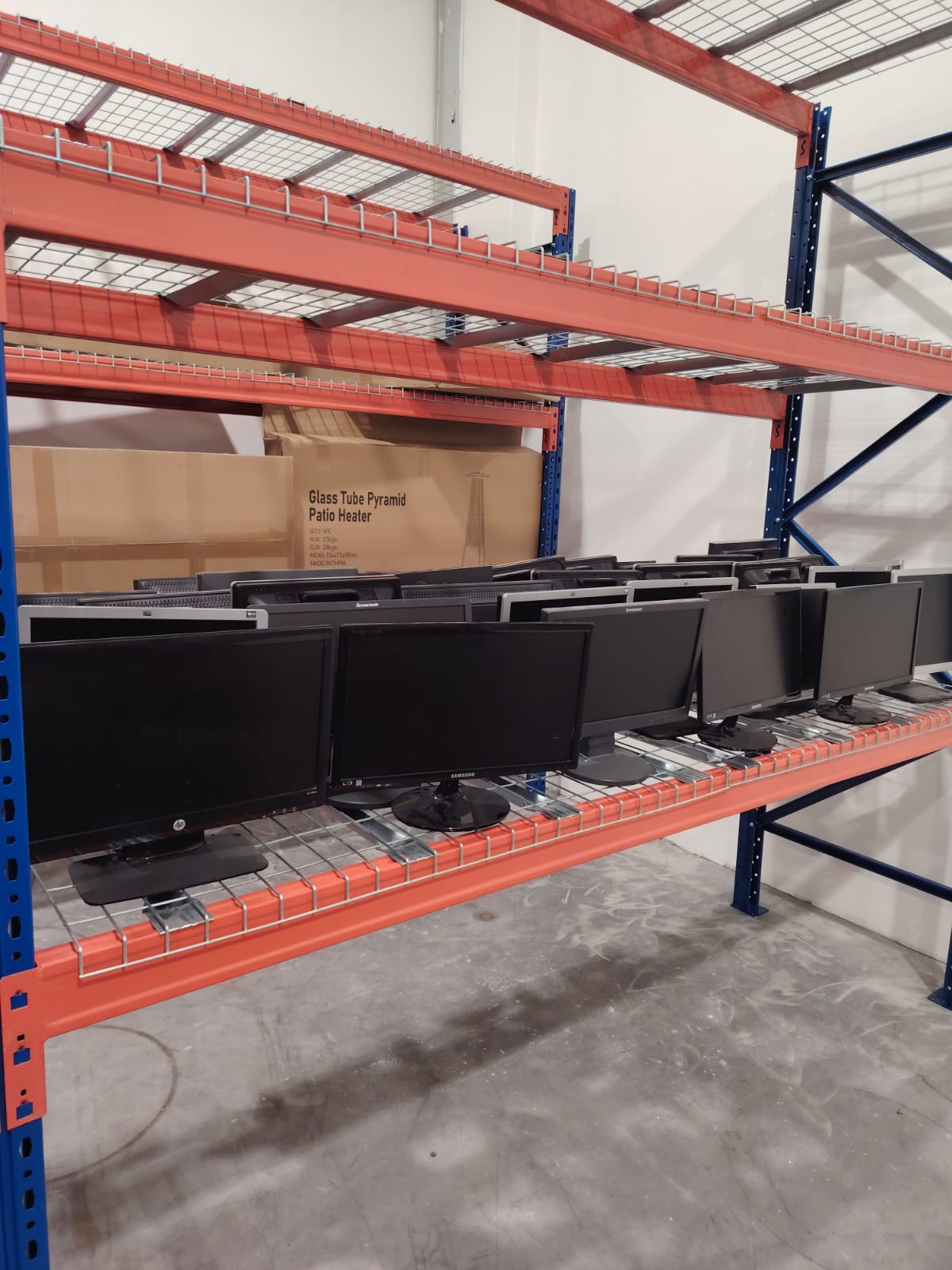 Computer Screens - Image 1