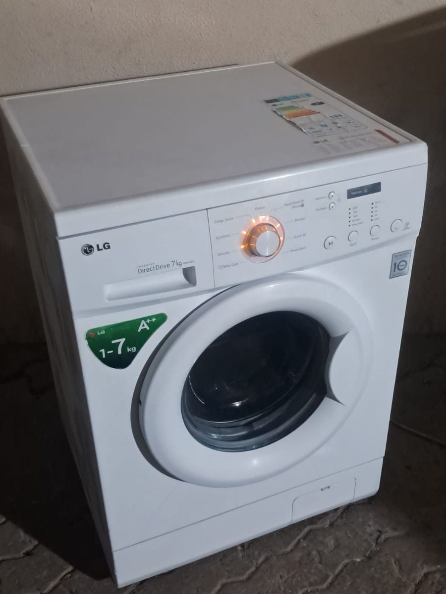 LG 7 kg washing machine - Image 1