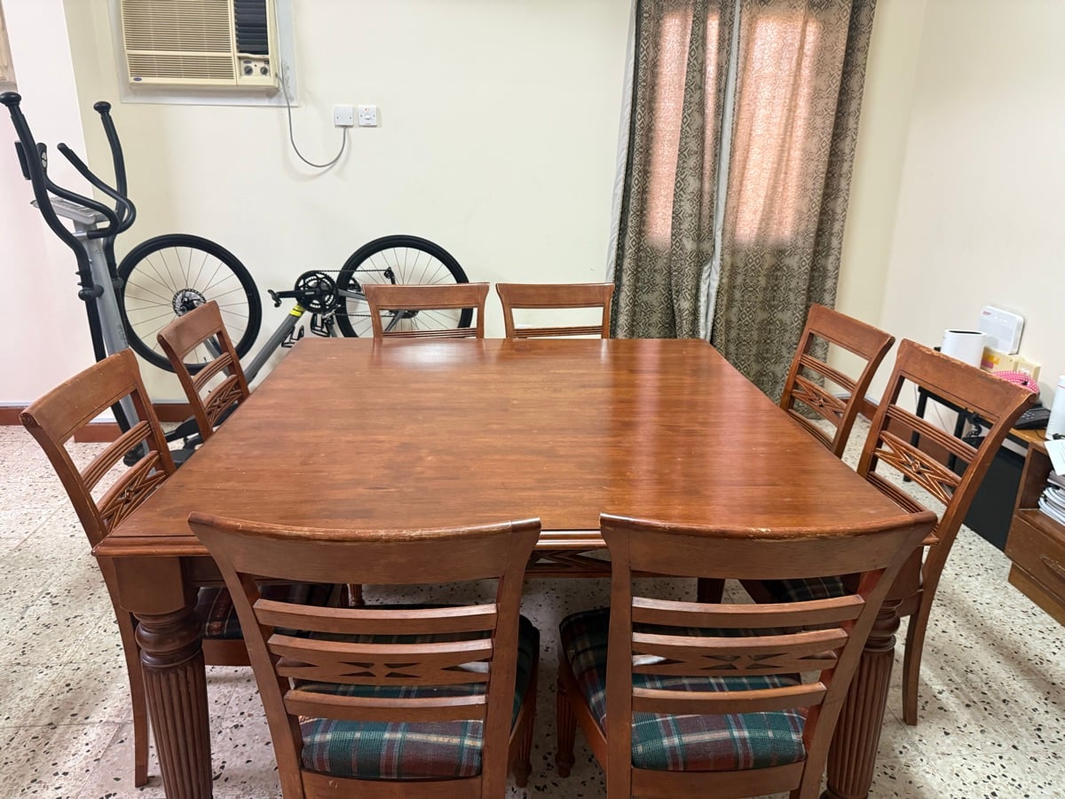Dining table with 8 chairs for sale - Image 2