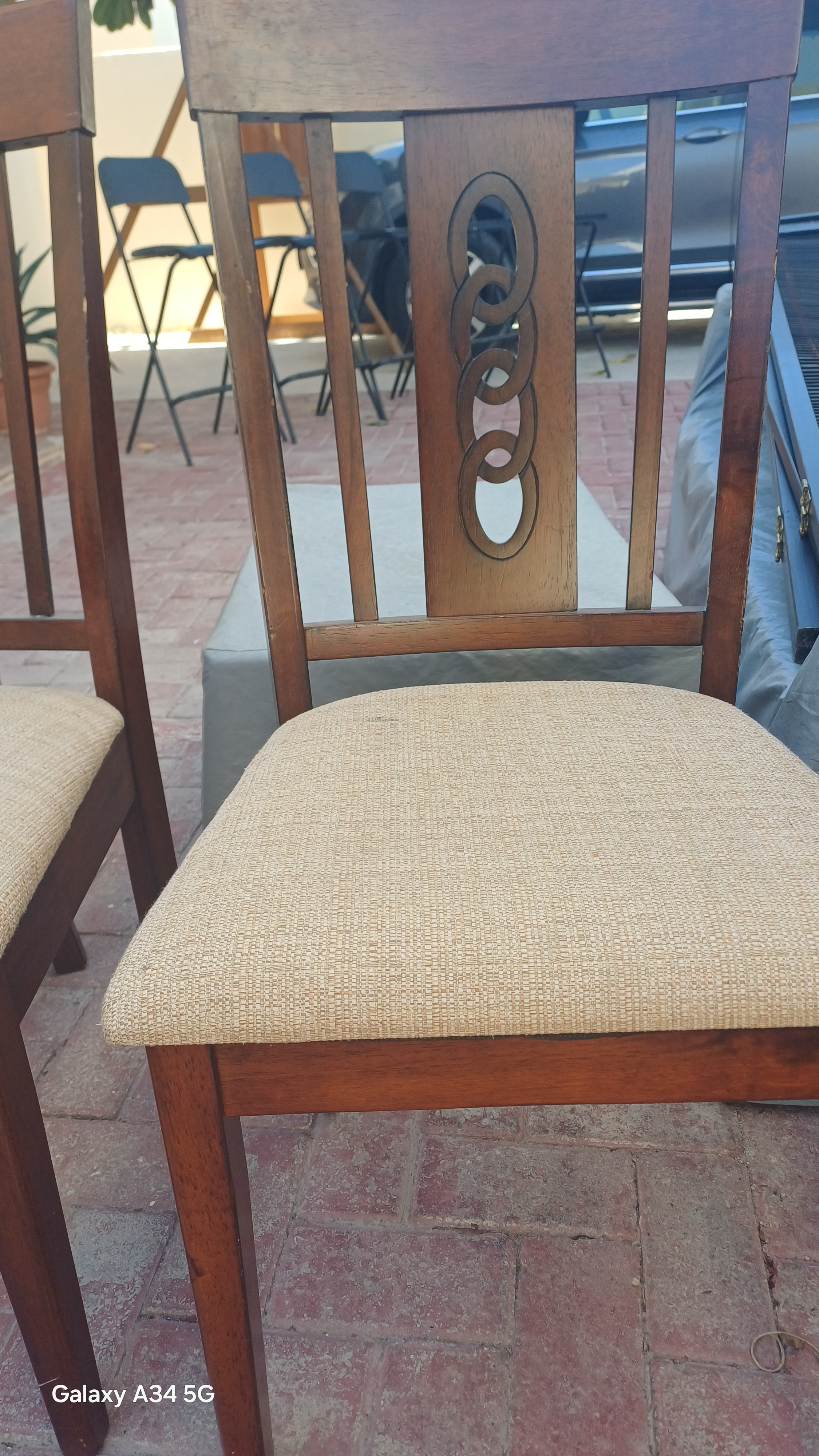 5 chairs , - Image 1