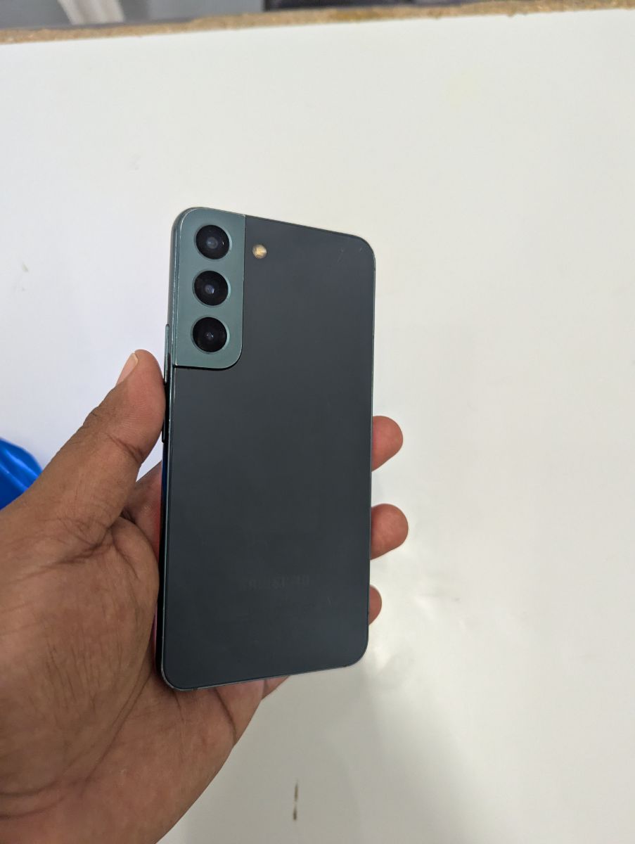 Samsung Galaxy S22   (5G) - Image 2