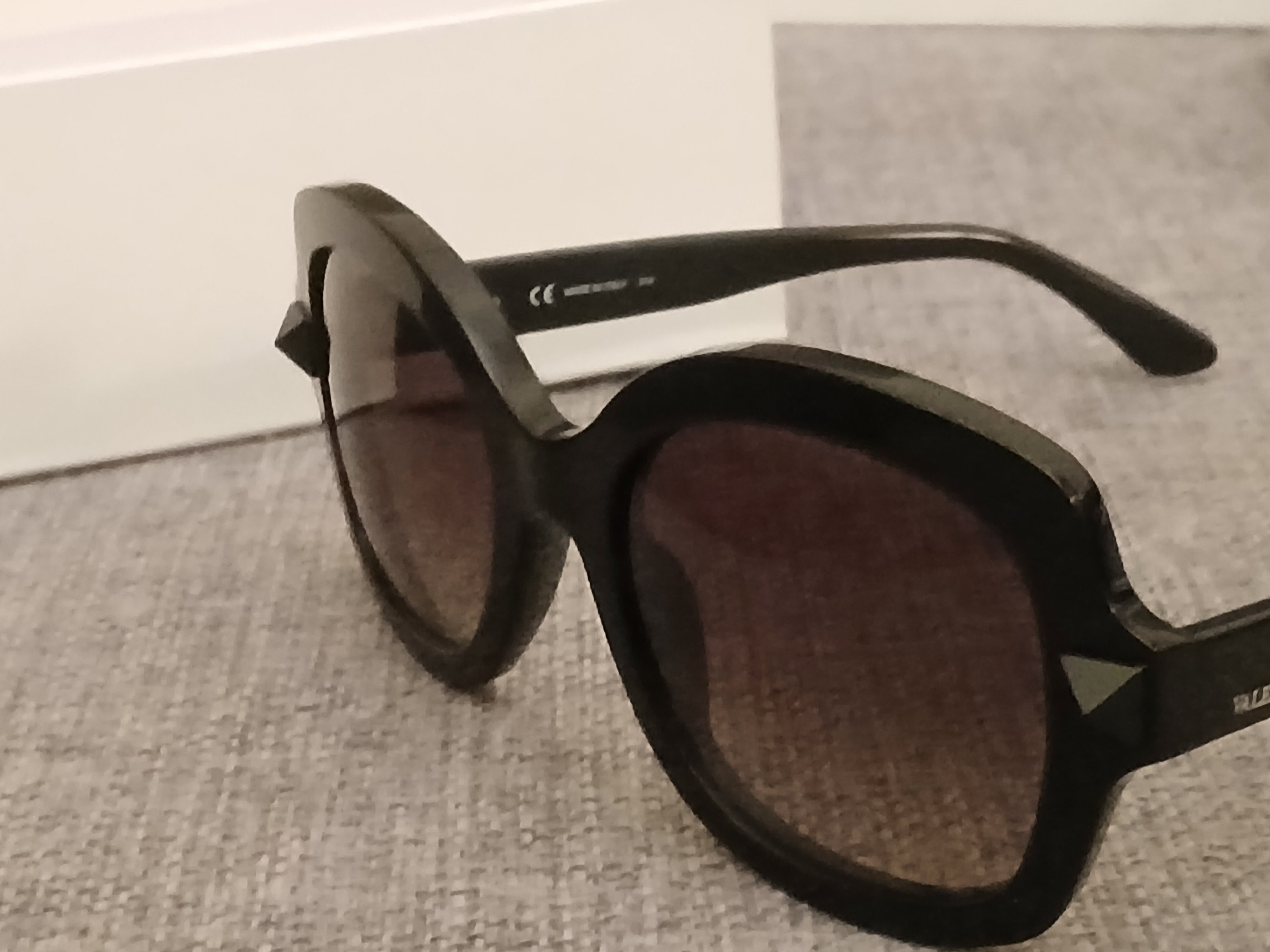 Sunglasses (Valentino) - Image 9