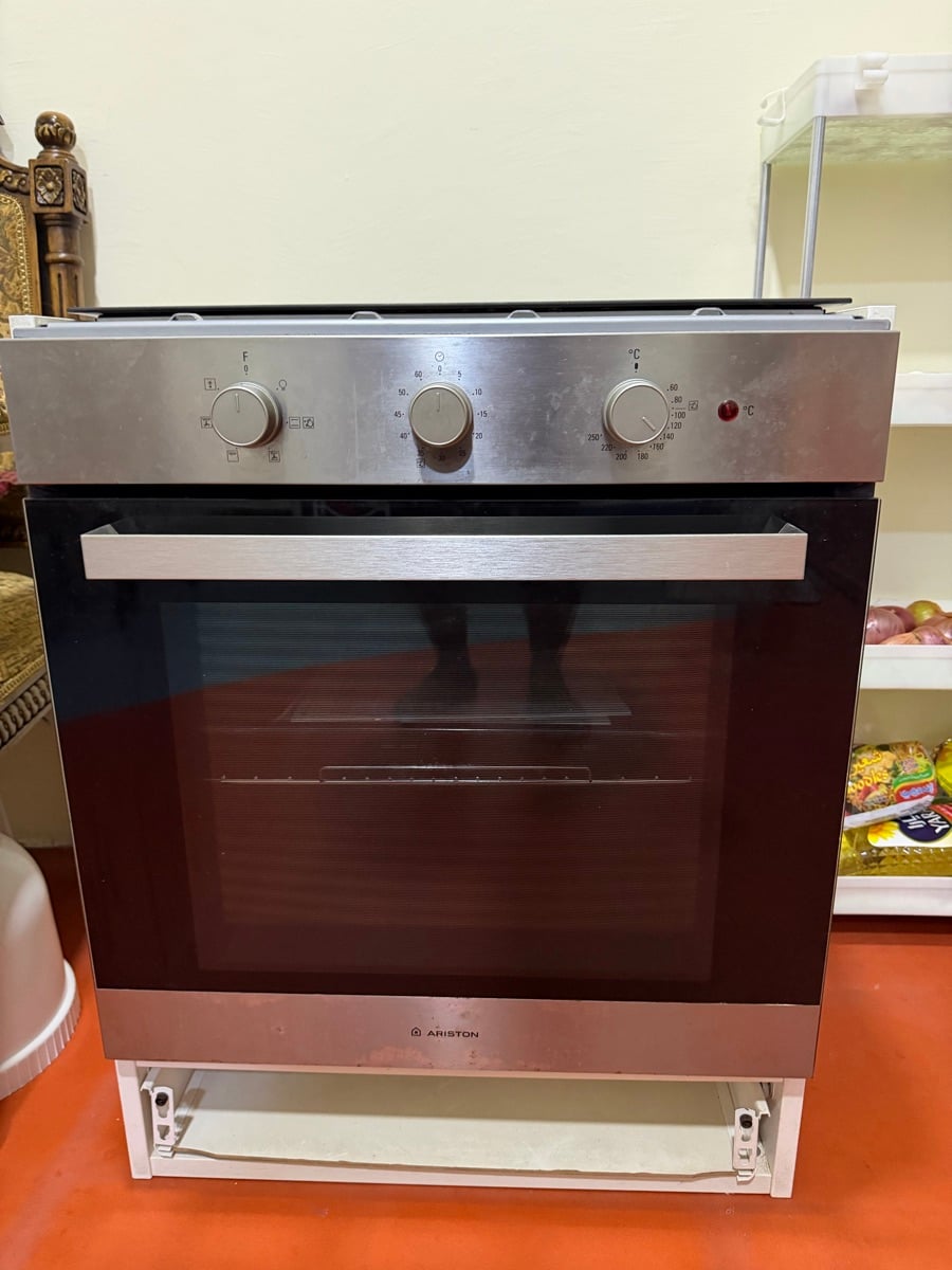 Electric Burner and Oven - Image 2