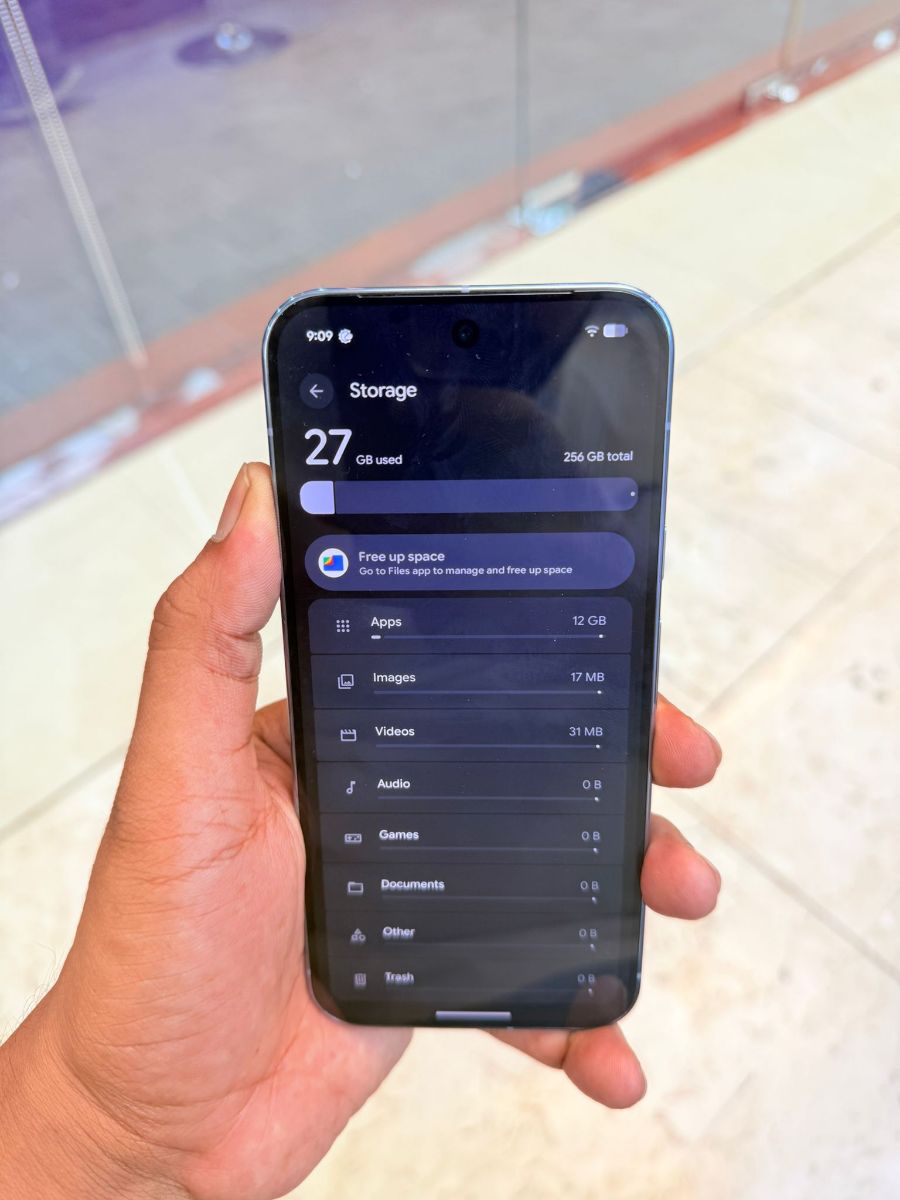 Google pixel 10pro XL
Storage 256gb - Image 2
