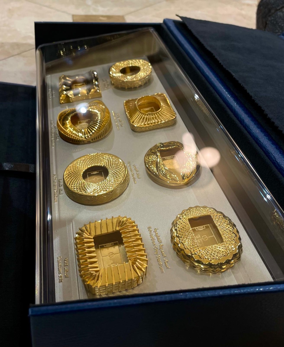 Qatar 8 stadiums Gold plate set - Image 6