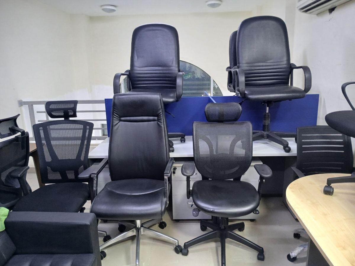 Used office furniture buy sell in Qatar 55257083 - Image 8