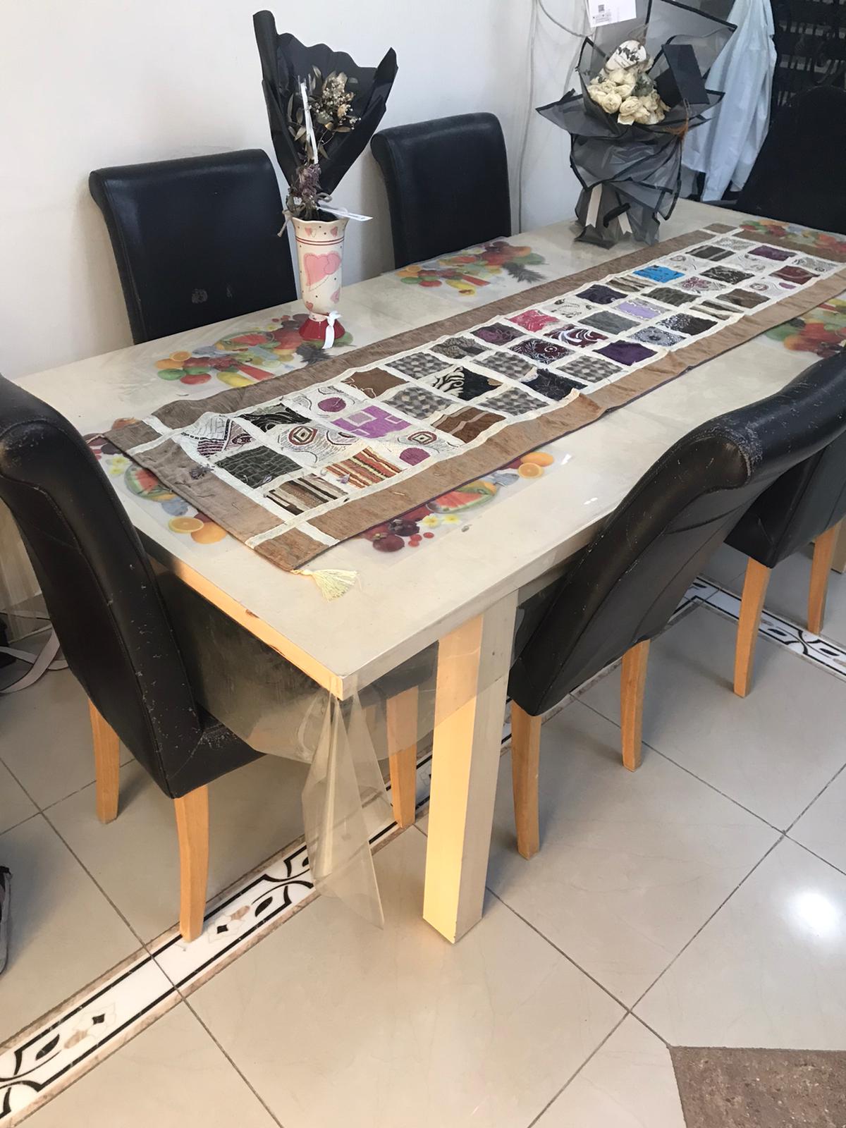 Adjustable Table with 6 Chairs - Image 4