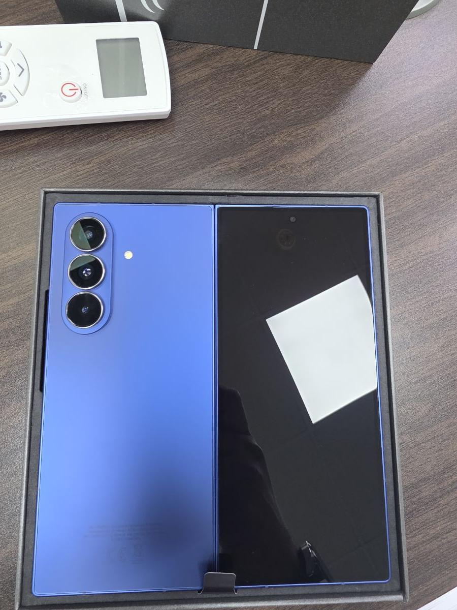 Samsung Z Fold 7 1Tb Blue - Image 3