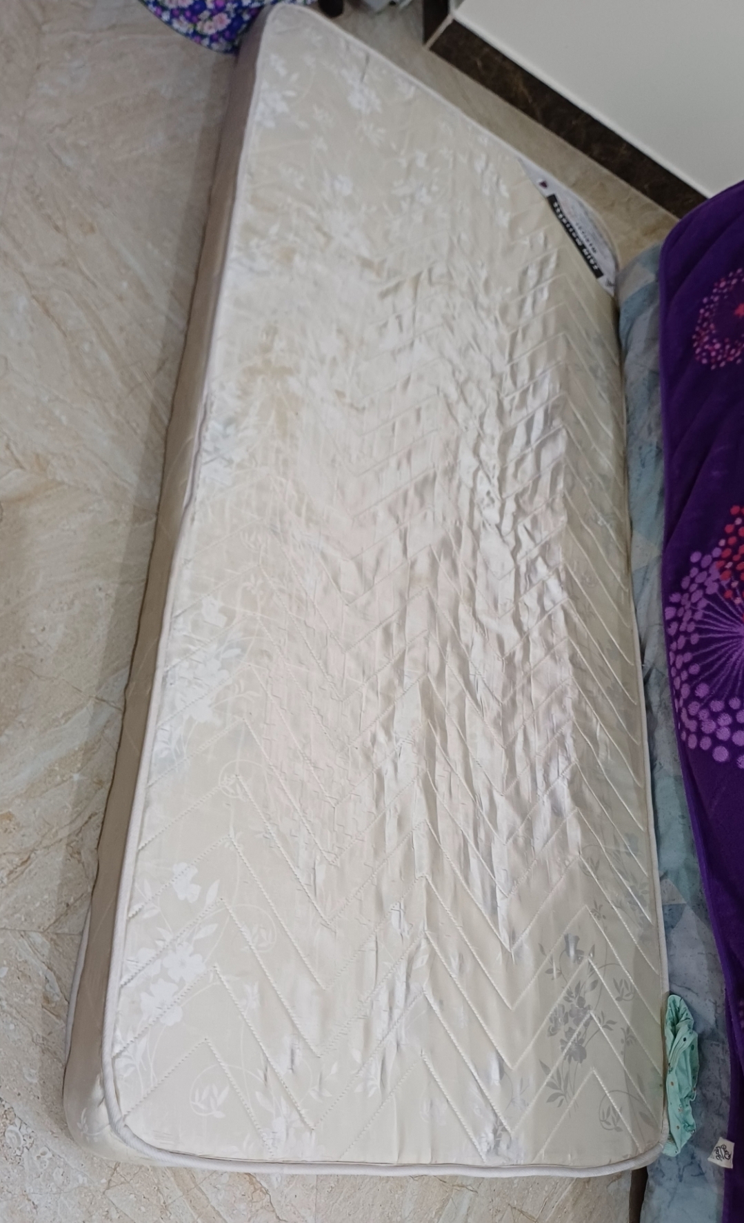 Single mattress for sale (good condition) only QAR 35 - Image 2