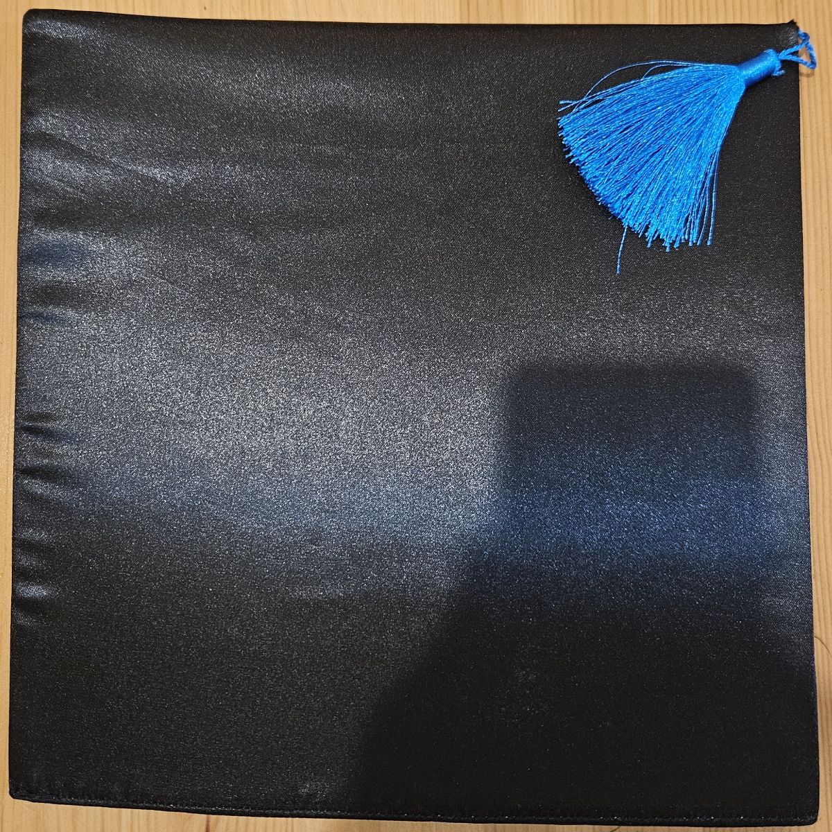 Graduation gown - Image 6