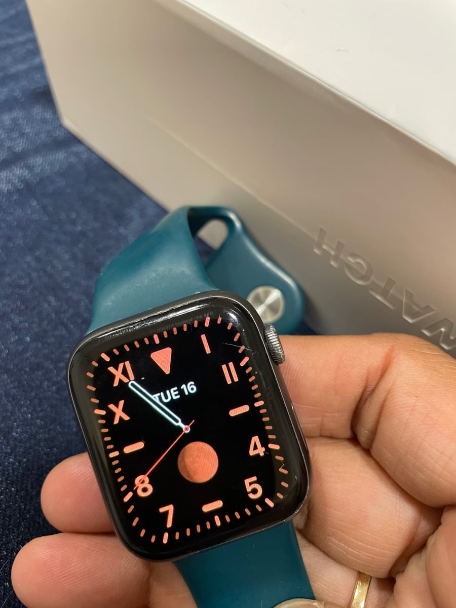 Apple Watch Series4 44mm grey - Image 3