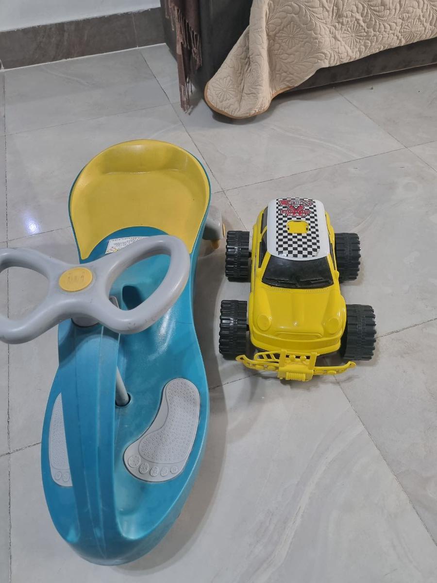 Kids car and small car .ezdan oasis - Image 2
