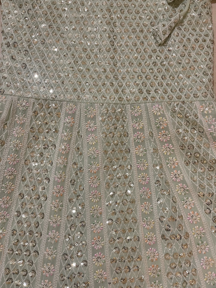 Beautiful dress 75qr - Image 3