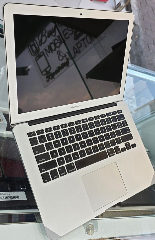 MacBook Air i5 / 2017
8GB RAM 256GB SSD STORAGE - Image 2