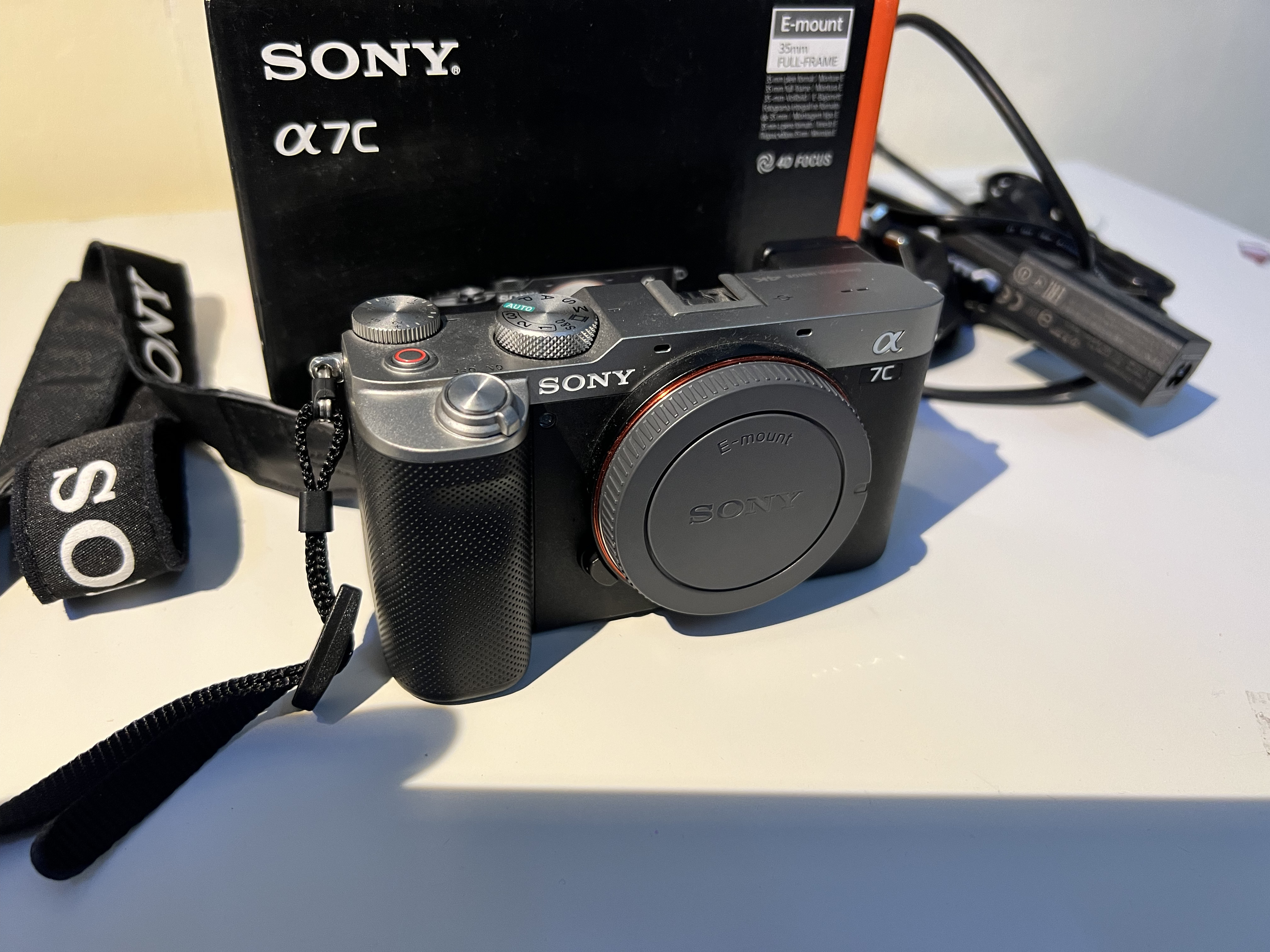 Sony A7C Like New in a box + 2 more extra original Battery - Image 9