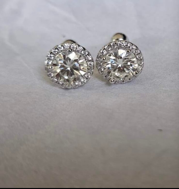 1 carat moissanite earrings - Image 1